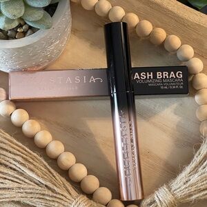 ANASTASIA BEVERLY HILLS Lash Brag Volumizing Mascara In Jet Black
